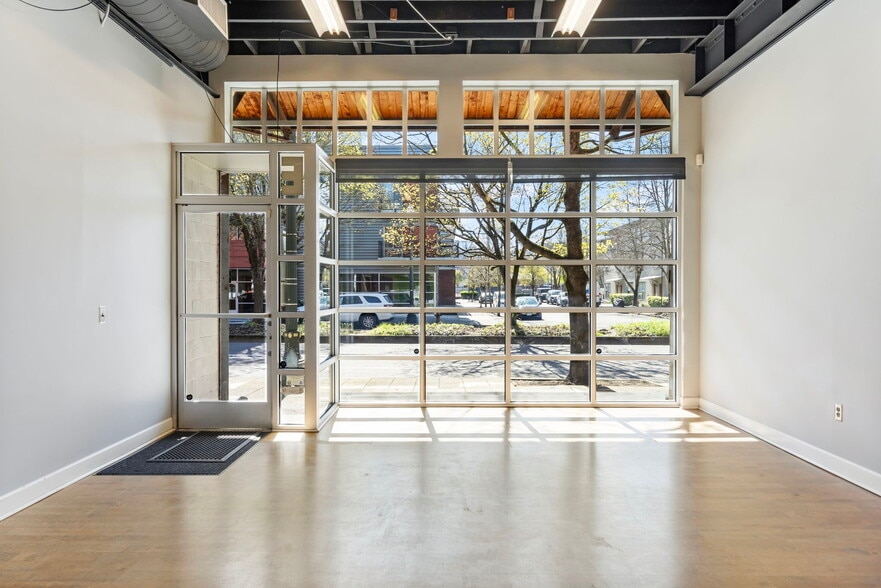More Photos Of 600 NW Naito Pkwy, Portland General Retail For Sale