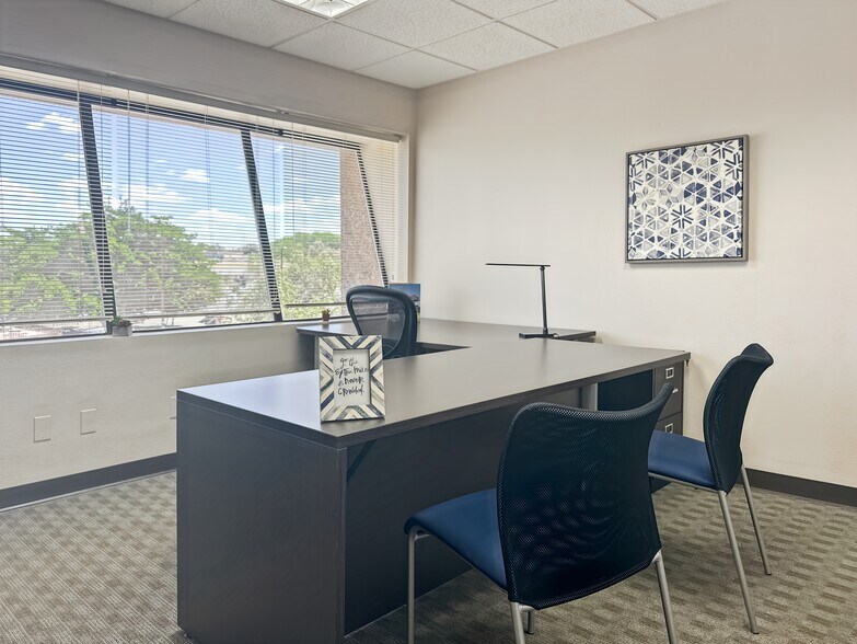 More Photos Of 2340 Alamo Ave SE, Albuquerque Coworking Space