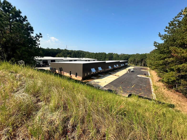 More Photos Of 5905 Steeplechase Blvd, Cumming Warehouse For Lease