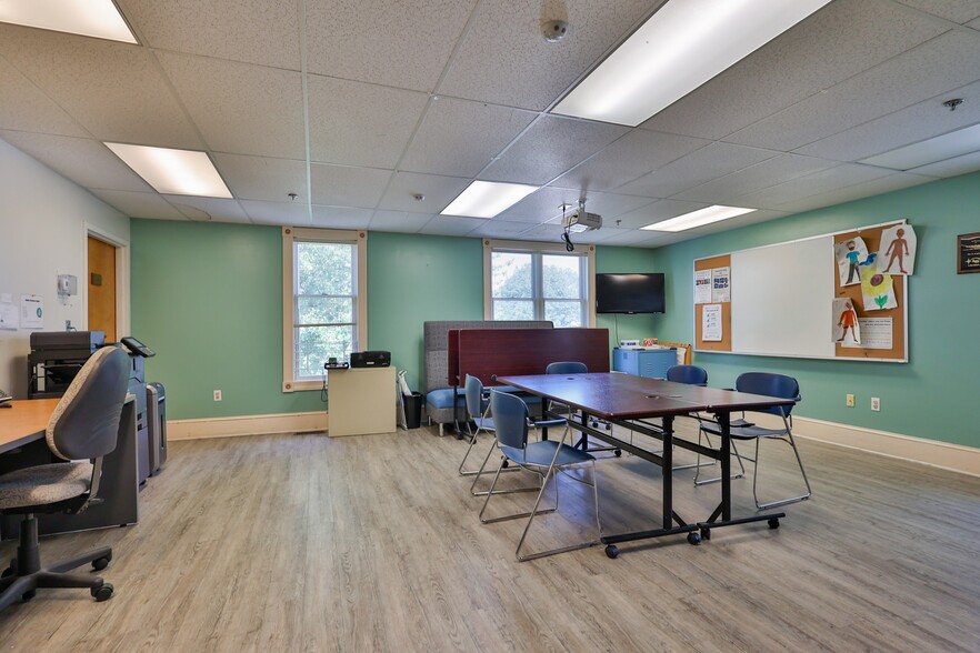 More Photos Of 541 Seneca St, Fountain Hill Healthcare For Sale