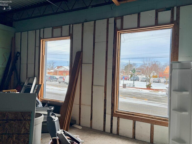 More Photos Of 110 Railroad St, Clyde Restaurant For Sale