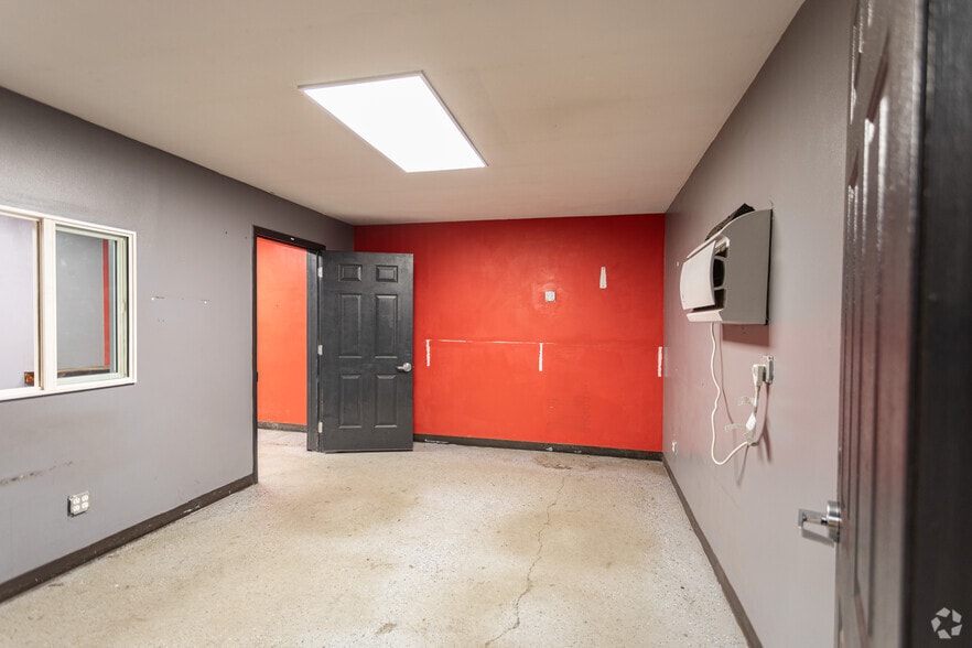 More Photos Of 1876 W Fortune Rd, Salt Lake City Manufacturing For Sale