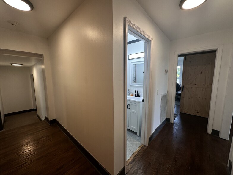 More Photos Of 311 Bluebird Dr, Goodlettsville Office For Lease