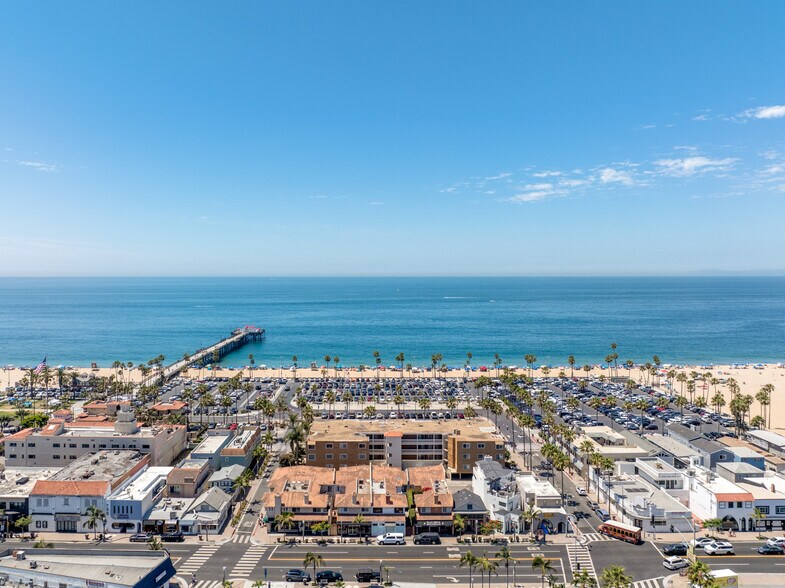 More Photos Of 611-615 E Balboa Blvd, Newport Beach Storefront Retail Residential For Sale
