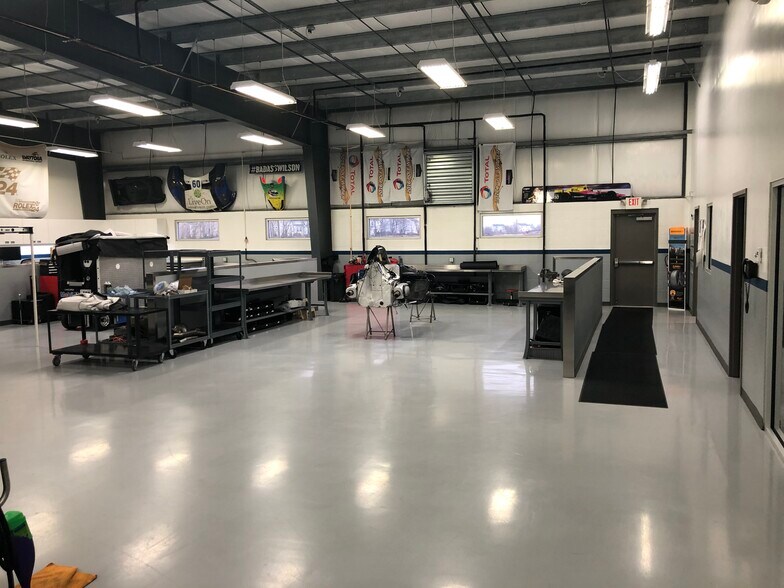 More Photos Of 114 Venture Dr, Pataskala Warehouse For Lease