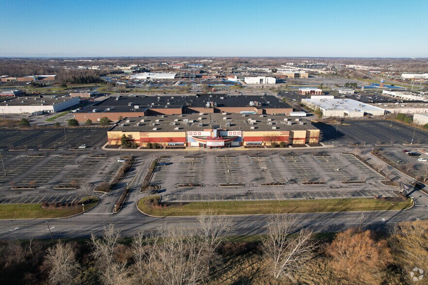 More Photos Of 525 Marketplace Dr, Henrietta Movie Theatre For Sale