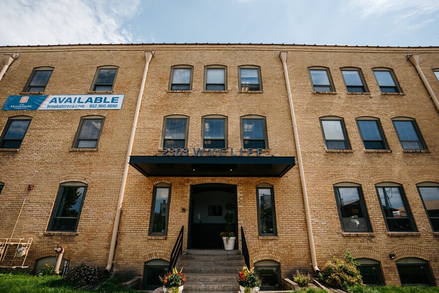 More Photos Of 2303 Wycliff St, Saint Paul Loft Creative Space For Lease