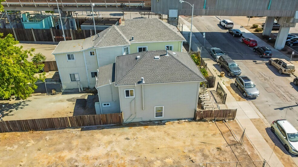 More Photos Of 537 Chester St, Oakland Apartments For Sale