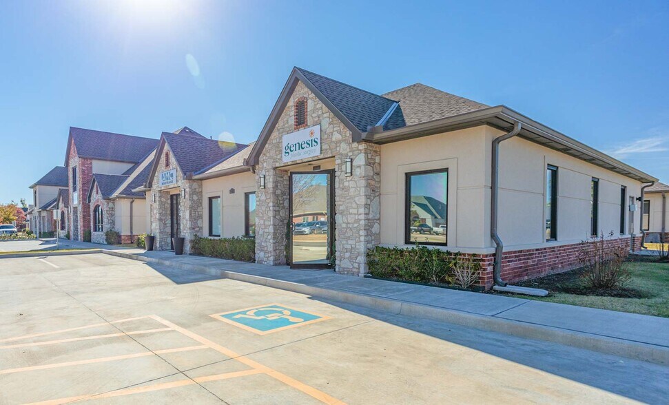 More Photos Of 920 Wall St, Norman Unknown For Lease