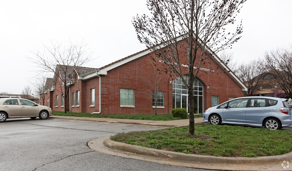 More Photos Of 6740 W 121st St, Overland Park Medical For Sale