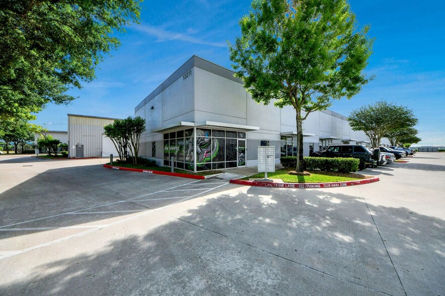 More Photos Of 13211 Stafford Rd, Missouri City Warehouse For Lease