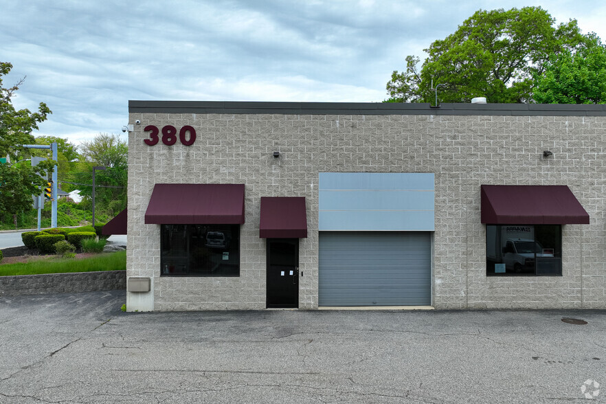 Primary Photo Of 380 Cambridge St, Burlington Light Distribution For Lease