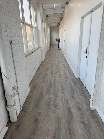 More Photos Of 60 Dickerson St, Newark Light Manufacturing For Lease