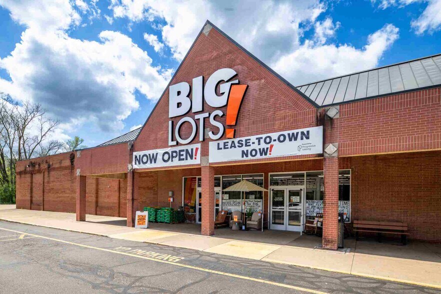 More Photos Of W Market St, Akron Land For Lease