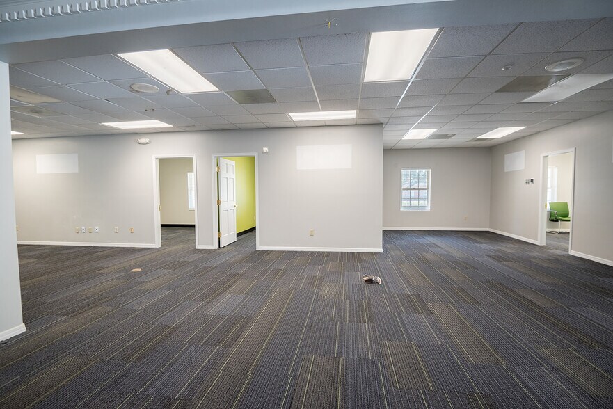 More Photos Of 300 W Main St, Lake Butler Storefront Retail Office For Sale