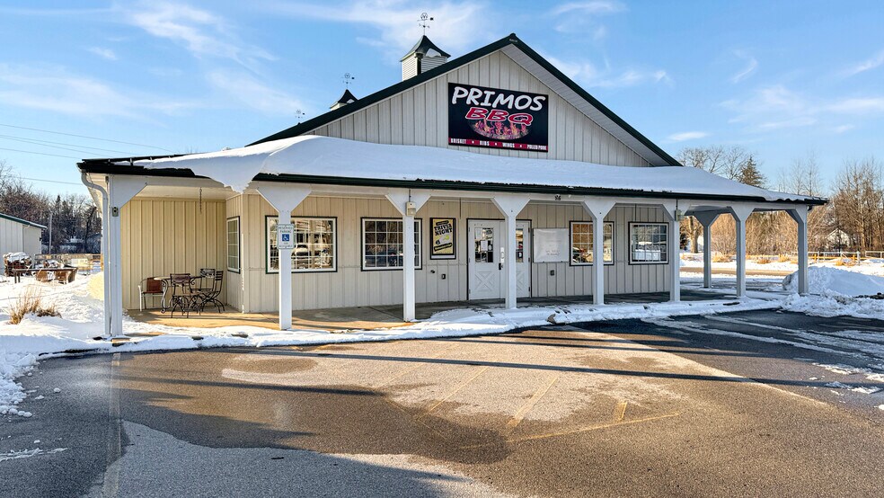 More Photos Of 916 S Mitchell St, Cadillac Restaurant For Sale