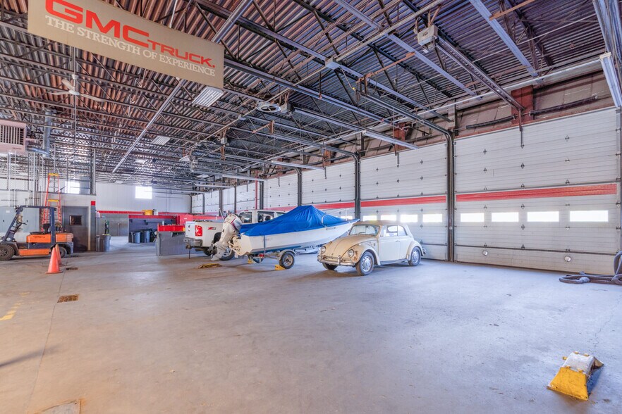 More Photos Of 199 Massachusetts Ave, Lunenburg Auto Dealership For Sale