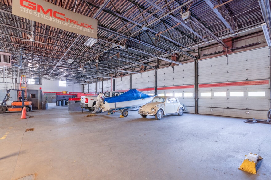More Photos Of 199 Massachusetts Ave, Lunenburg Auto Dealership For Sale