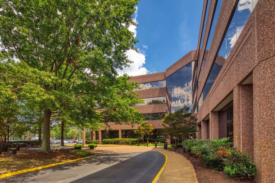 Primary Photo Of 780 Lynnhaven Pky, Virginia Beach Office For Lease