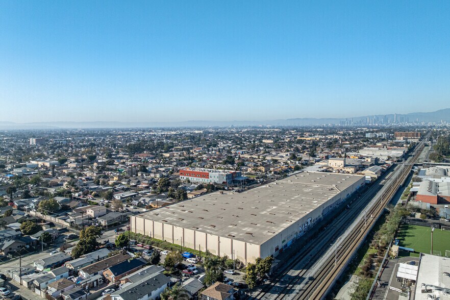 More Photos Of 8122 Maie Ave, Los Angeles Warehouse For Sale