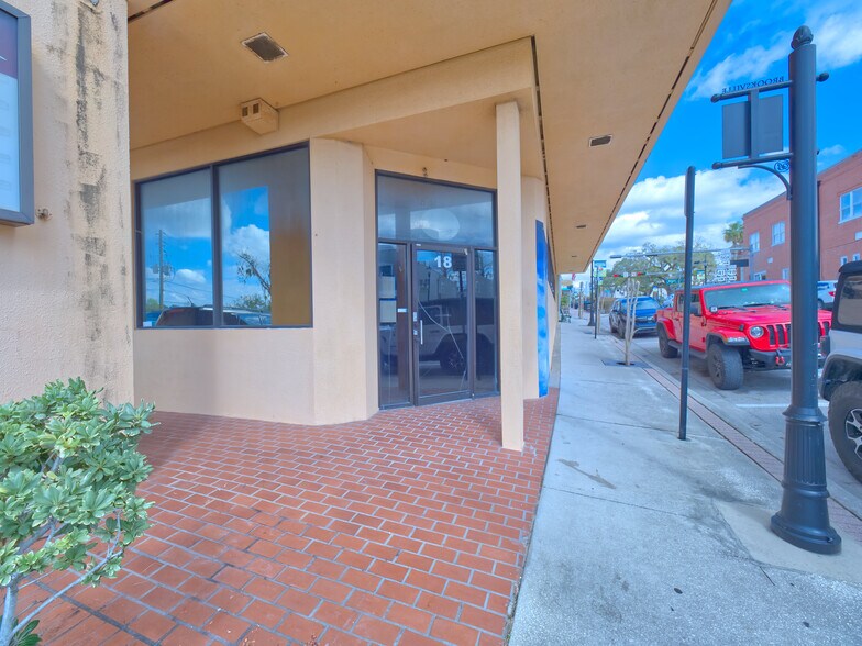 More Photos Of 18 S Main St, Brooksville Office For Lease