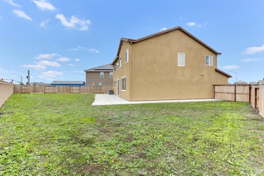 More Photos Of 3600 Pride Way, Stockton Multifamily For Sale