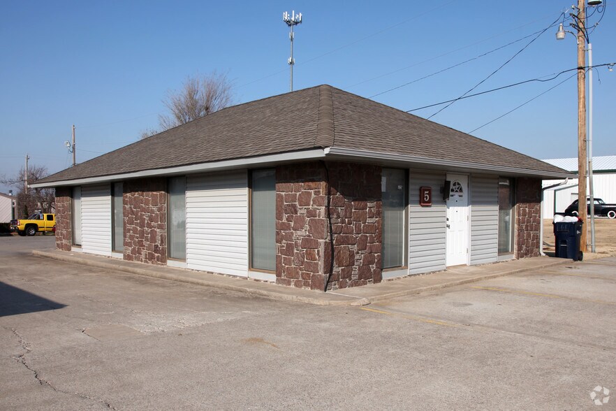 More Photos Of 8801 S Olie Ave, Oklahoma City Office For Lease