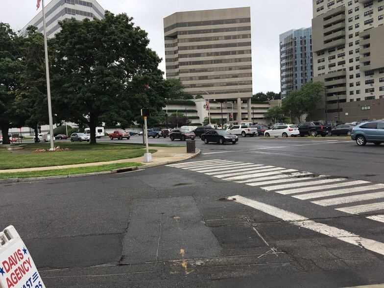 More Photos Of 680 E Main St, Stamford Office For Lease