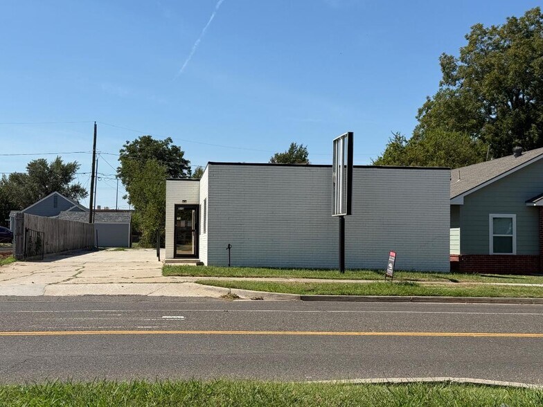 More Photos Of 210 N Flood Ave, Norman Office For Lease