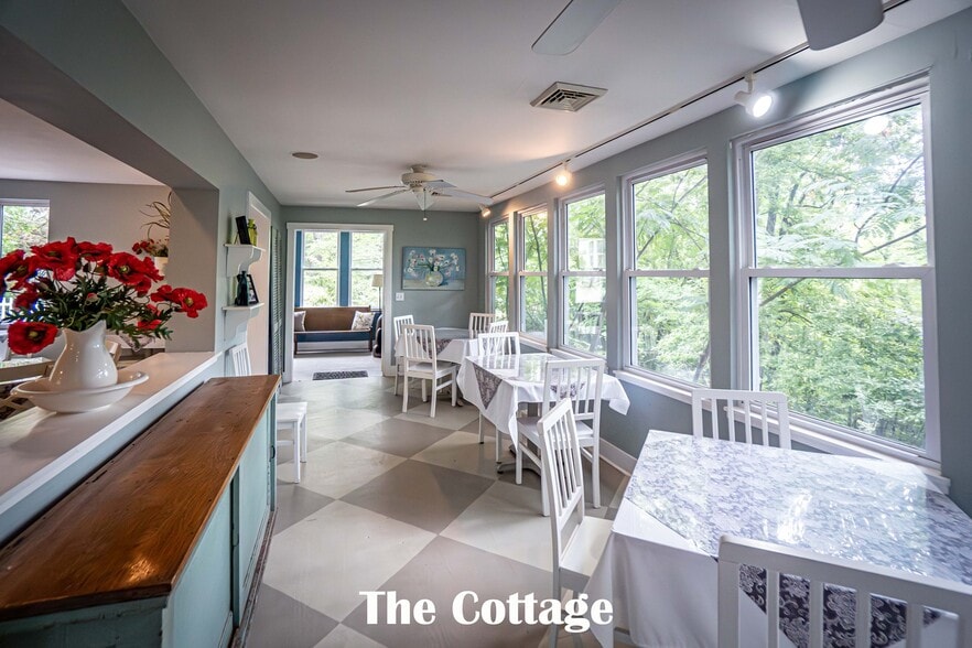 More Photos Of 1185 Highway H Hwy, Hermann Hospitality For Sale