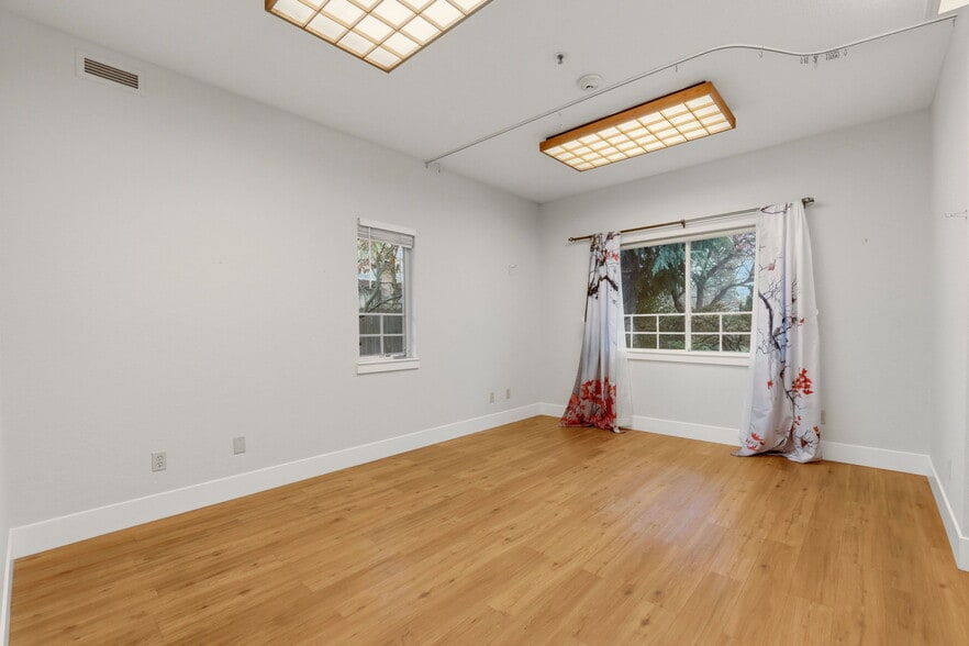 More Photos Of 24954 Cypress Ave, Hayward Multifamily For Sale