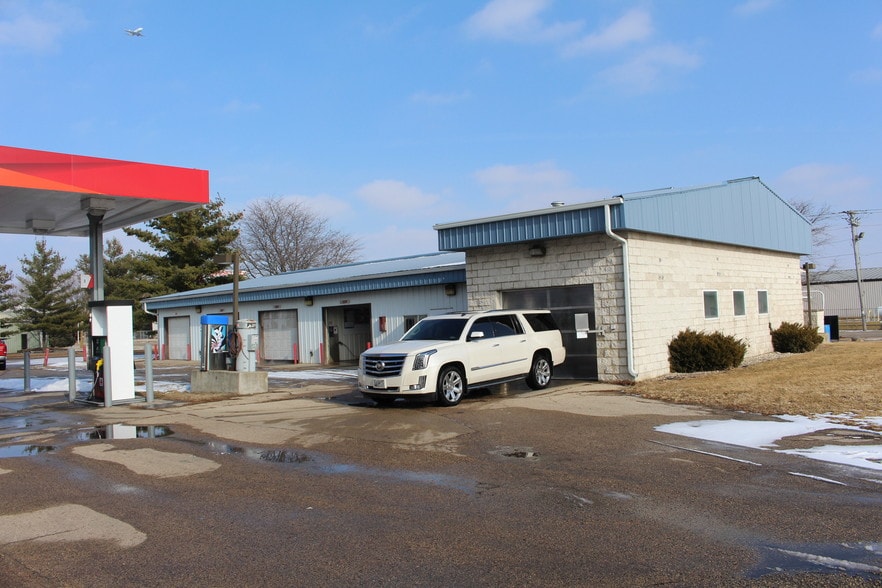 More Photos Of 6383 Lake Rd, Windsor Carwash For Sale