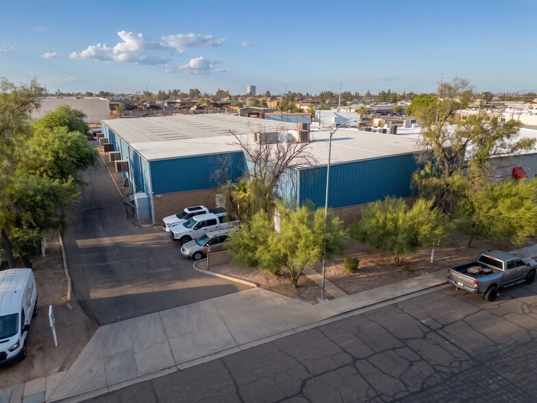 More Photos Of 737 W 2nd Ave, Mesa Manufacturing For Sale