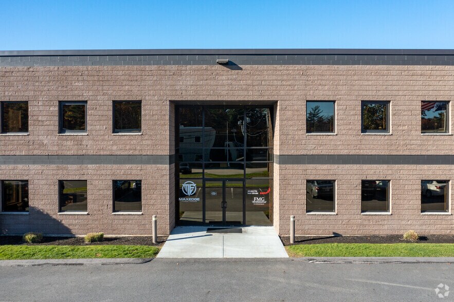 More Photos Of 6 Merrill Industrial Dr, Hampton Light Distribution For Lease