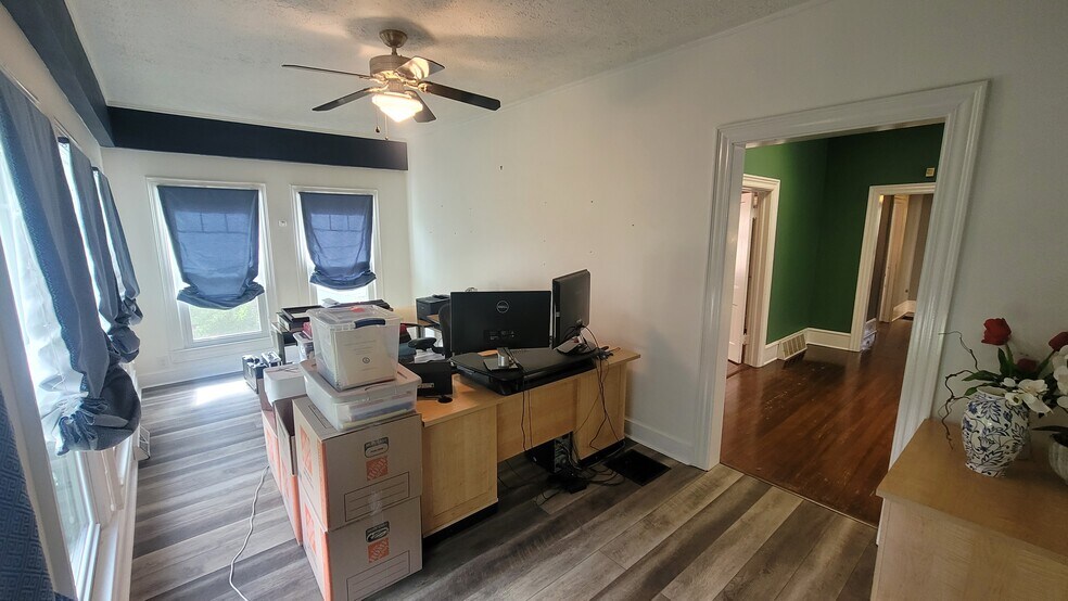 More Photos Of 315 W Stone Ave, Greenville Office For Sale