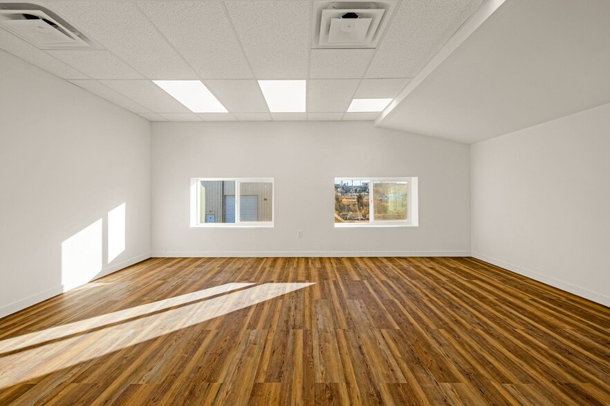 More Photos Of 282 Malibu St, Castle Rock Light Manufacturing For Lease