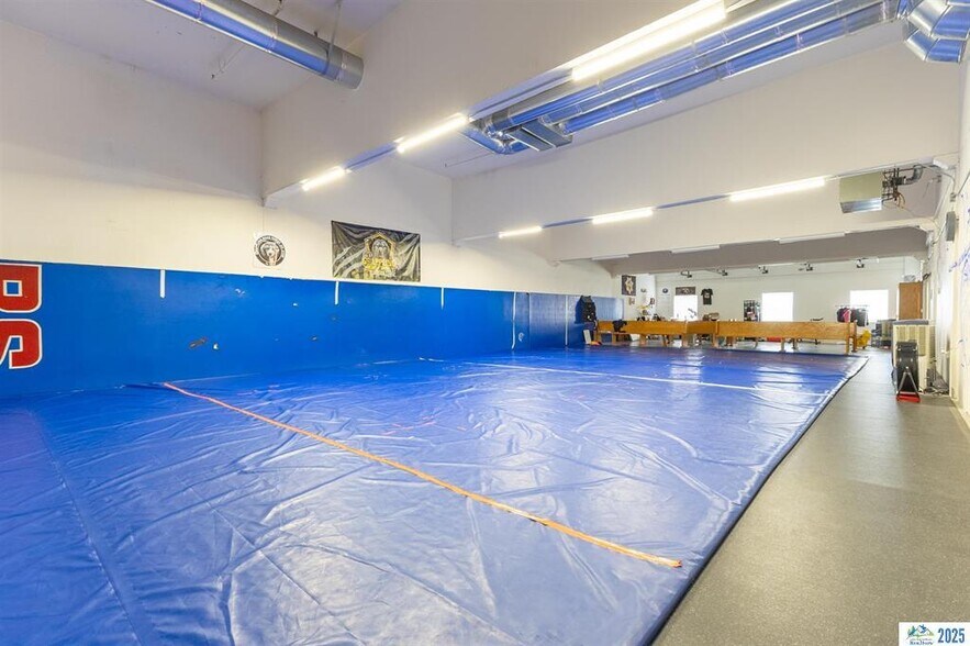 More Photos Of 55 S Sacramento St, Susanville Flex For Sale