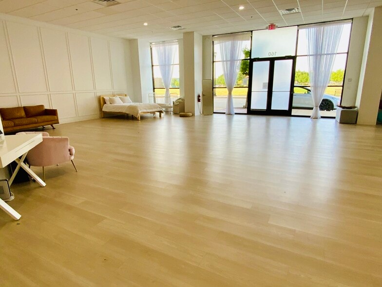 More Photos Of 400 S Oak St, Roanoke Apartments For Lease