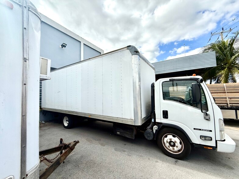 More Photos Of 8000 NW 56th St, Miami Warehouse For Lease