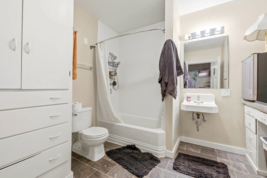 More Photos Of 329 S 3rd Ave, Walla Walla Apartments For Sale
