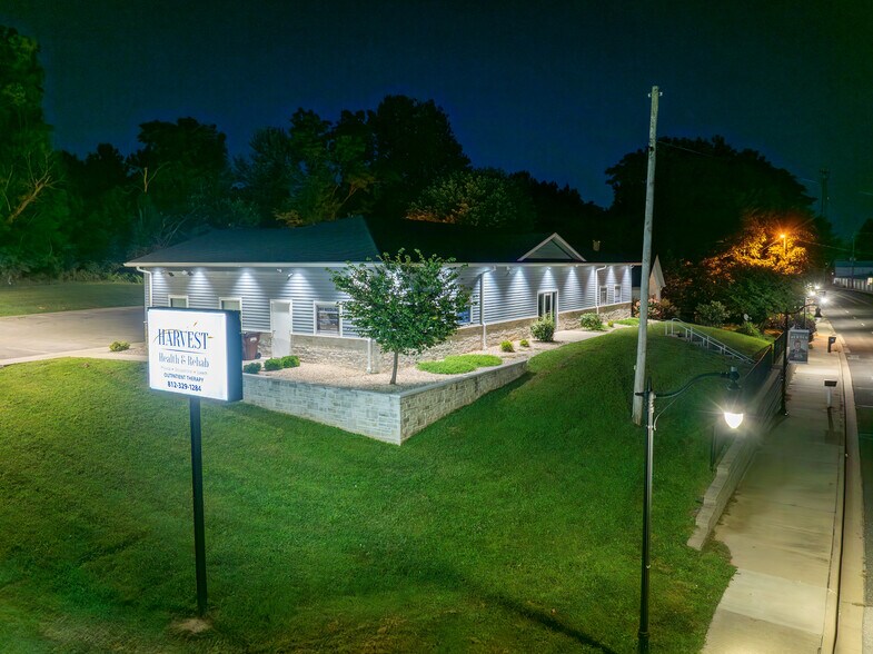 More Photos Of 2221 John Williams Blvd, Bedford Office For Sale