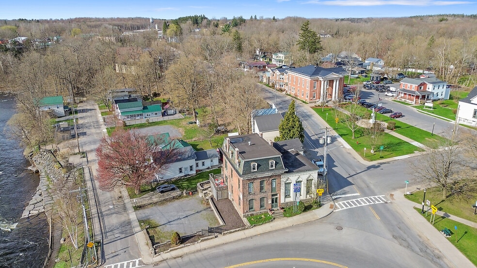 More Photos Of 1880 House Bed & Breakfast, Pulaski Hotel For Sale