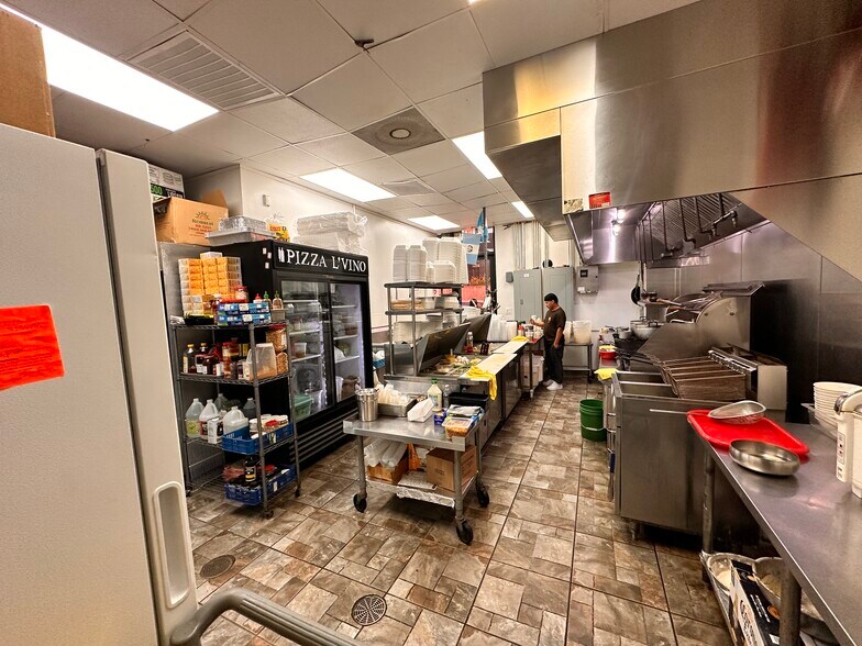 More Photos Of River Oaks Restaurant / Cafe, Houston Restaurant For Lease