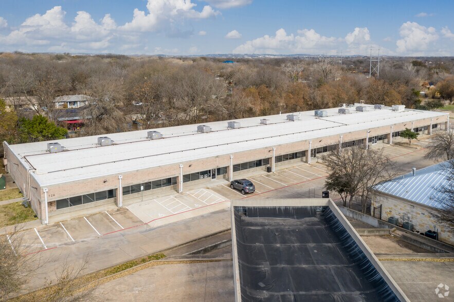 More Photos Of 724 Eberhart Ln, Austin Office For Lease