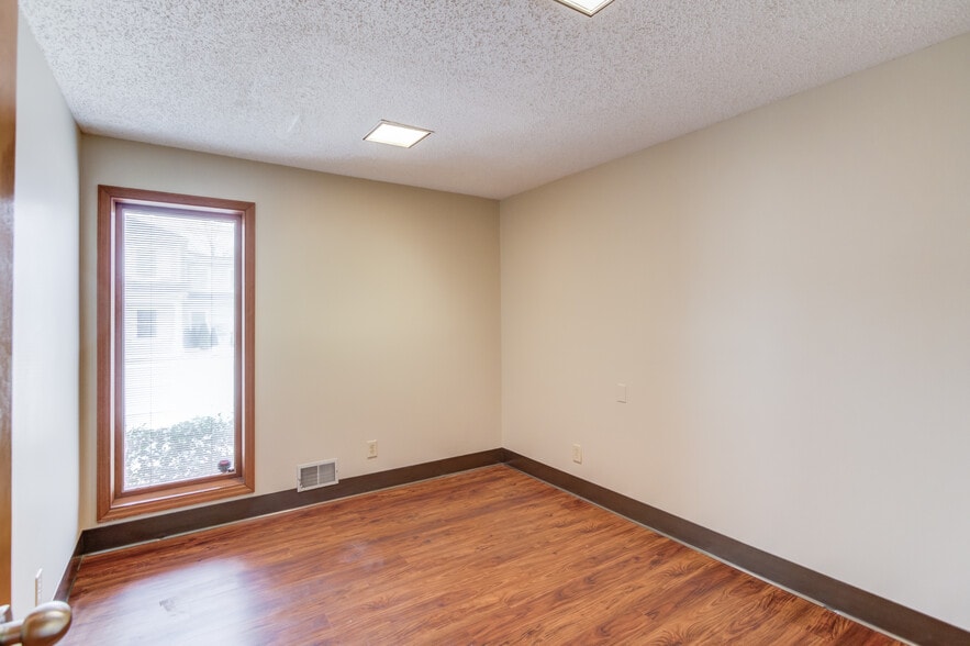 More Photos Of 63 W Candler St, Winder Medical For Lease