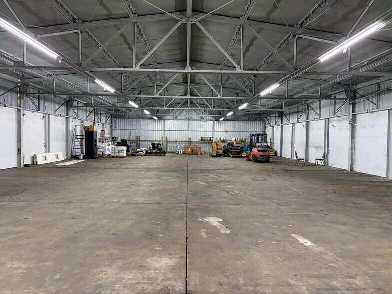 More Photos Of 1401 W Ray St, Indianapolis Truck Terminal For Lease