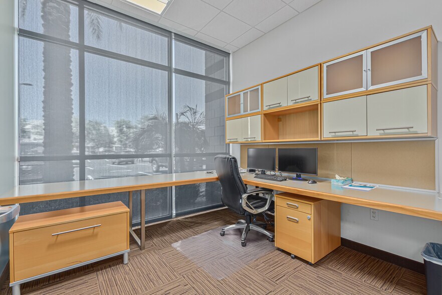 More Photos Of 4650 E Cotton Center Blvd, Phoenix Office For Lease