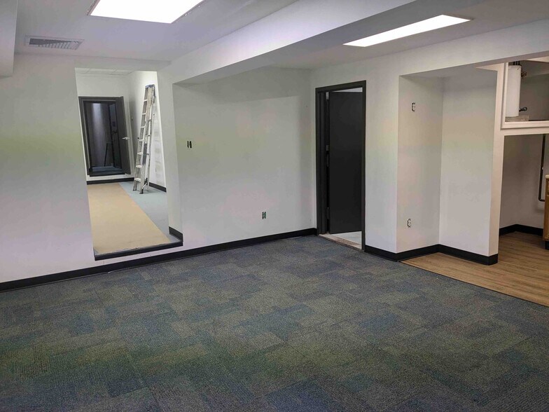 More Photos Of 18-17 42nd St, Astoria Light Distribution For Lease