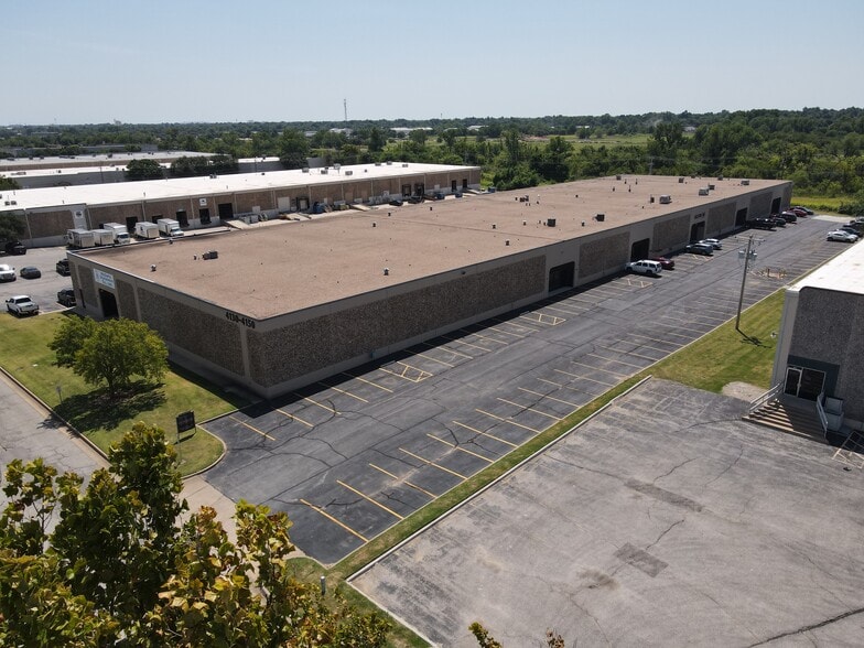 More Photos Of 4130-4150 Will Rogers Pky, Oklahoma City Warehouse For Lease