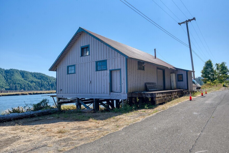 More Photos Of 6750 Or-126 Hwy, Florence Marina For Sale